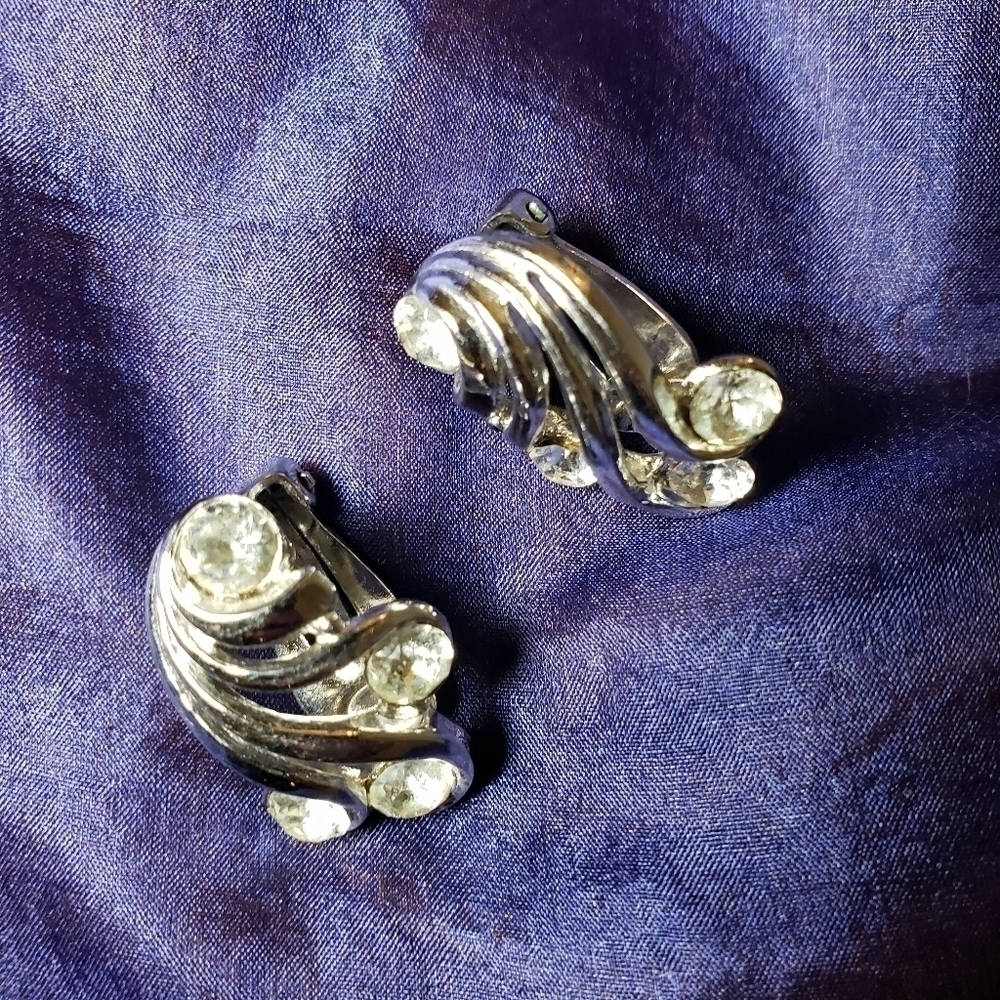 TRIFARI Clip On Earrings Silvertone and Rhinestone